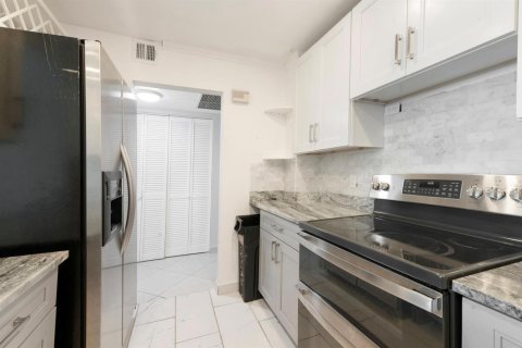 Condo in Hollywood, Florida, 2 bedrooms № 2193280