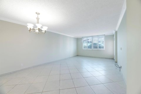 Condo in Hollywood, Florida, 2 bedrooms № 2193280 - photo 3