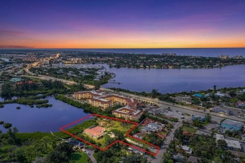 Casa en venta en Nokomis, Florida, 3 dormitorios, 234.49 m2 № 2383796 - foto 3