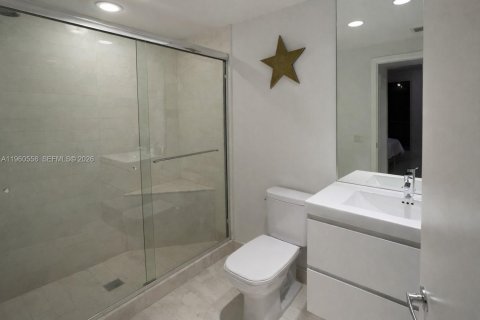 Condo in North Miami Beach, Florida, 3 bedrooms  № 2022010 - photo 10