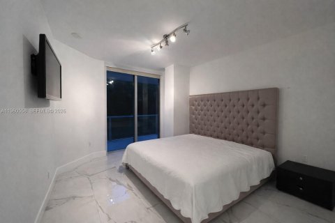 Condo in North Miami Beach, Florida, 3 bedrooms  № 2022010 - photo 11