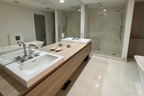 Condo in North Miami Beach, Florida, 3 bedrooms  № 2022010 - photo 8