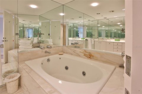 Copropriété à louer à Longboat Key, Floride: 2 chambres, 148.83 m2 № 251602 - photo 17