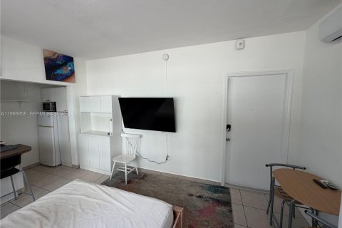 Apartamento en alquiler en Miami Beach, Florida, 1 dormitorio, 41.81 m2 № 2029646 - foto 3