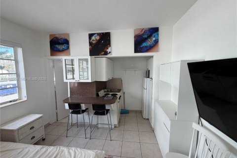 Apartamento en alquiler en Miami Beach, Florida, 1 dormitorio, 41.81 m2 № 2029646 - foto 4