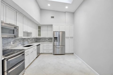 Copropriété à vendre à Aventura, Floride: 3 chambres, 125.79 m2 № 2244384 - photo 2