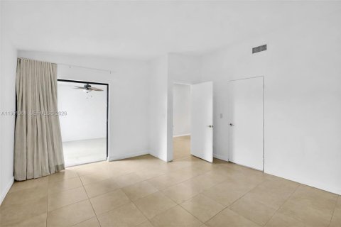 Copropriété à vendre à Aventura, Floride: 3 chambres, 125.79 m2 № 2244384 - photo 9