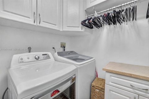 Copropriété à vendre à Aventura, Floride: 3 chambres, 125.79 m2 № 2244384 - photo 25