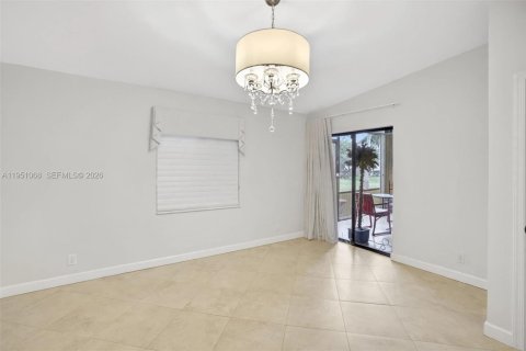 Copropriété à vendre à Aventura, Floride: 3 chambres, 125.79 m2 № 2244384 - photo 10