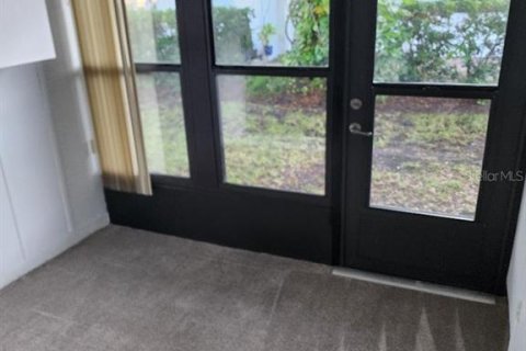 House in Seminole, Florida 2 bedrooms, 74.79 sq.m. № 1912681 - photo 17