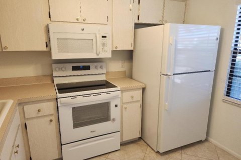 House in Seminole, Florida 2 bedrooms, 74.79 sq.m. № 1912681 - photo 13