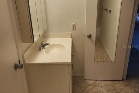 House in Seminole, Florida 2 bedrooms, 74.79 sq.m. № 1912681 - photo 8