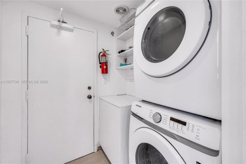 Condominio en venta en Miami, Florida, 2 dormitorios, 163.79 m2 № 2000264 - foto 24