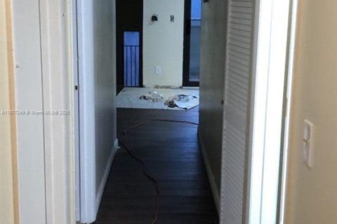 Condominio en venta en Lauderhill, Florida, 3 dormitorios, 100.33 m2 № 1977682 - foto 4