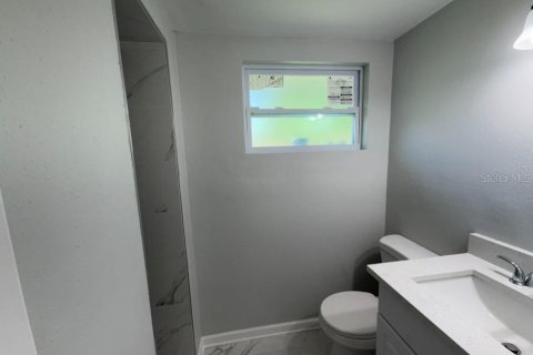 House in Sarasota, Florida 3 bedrooms, 115.48 sq.m. № 1880918 - photo 5