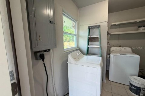 House in Sarasota, Florida 3 bedrooms, 115.48 sq.m. № 1880918 - photo 9