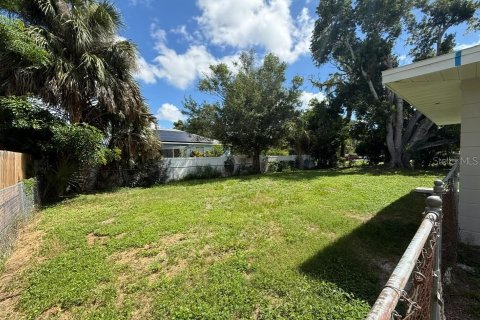 House in Sarasota, Florida 3 bedrooms, 115.48 sq.m. № 1880918 - photo 10