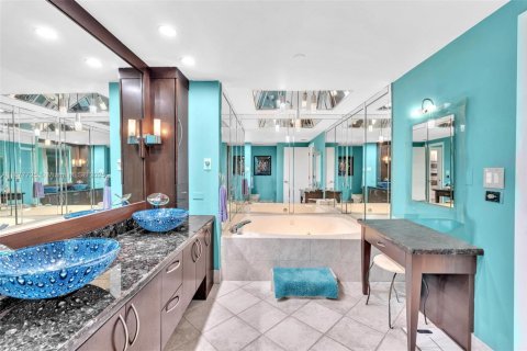 Condominio en venta en Aventura, Florida, 2 dormitorios, 139.35 m2 № 1925150 - foto 24