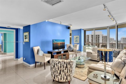 Condominio en venta en Aventura, Florida, 2 dormitorios, 139.35 m2 № 1925150 - foto 3