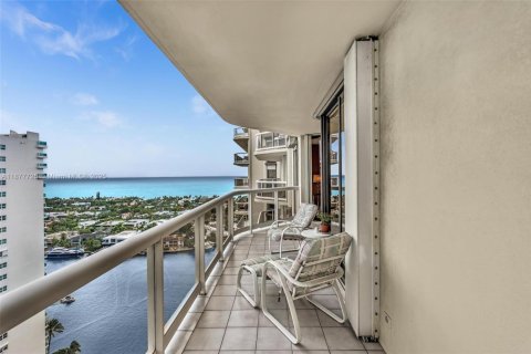 Condominio en venta en Aventura, Florida, 2 dormitorios, 139.35 m2 № 1925150 - foto 17