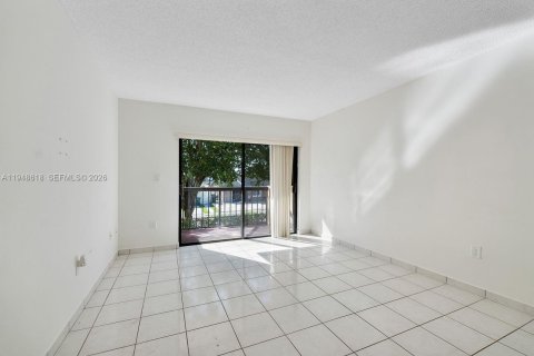 Copropriété à vendre à Miami, Floride: 1 chambre, 63.55 m2 № 2010229 - photo 18