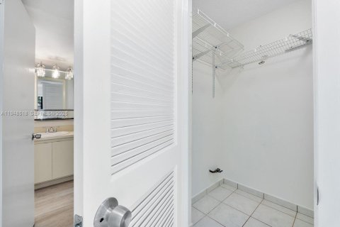 Copropriété à vendre à Miami, Floride: 1 chambre, 63.55 m2 № 2010229 - photo 11