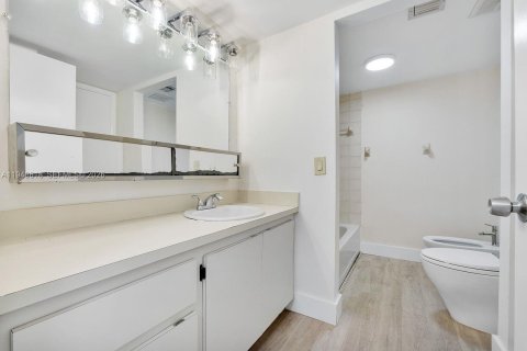 Copropriété à vendre à Miami, Floride: 1 chambre, 63.55 m2 № 2010229 - photo 13
