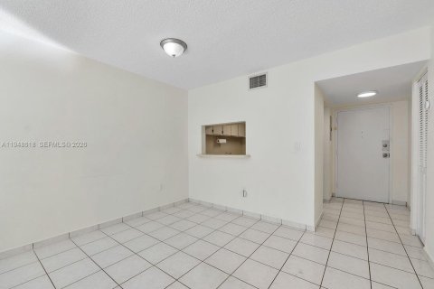Copropriété à vendre à Miami, Floride: 1 chambre, 63.55 m2 № 2010229 - photo 17