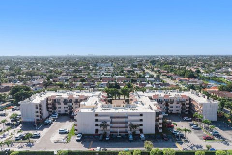 Copropriété à vendre à Miami, Floride: 1 chambre, 63.55 m2 № 2010229 - photo 3