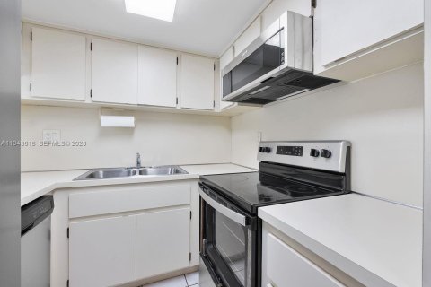 Copropriété à vendre à Miami, Floride: 1 chambre, 63.55 m2 № 2010229 - photo 6