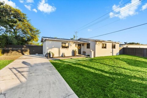 Купить виллу или дом в Хайалиа, Флорида 3 спальни, 108.23м2, № 1972241 - фото 4