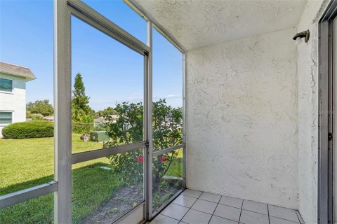 Condo in Clearwater, Florida, 1 bedroom № 2237698 - photo 17