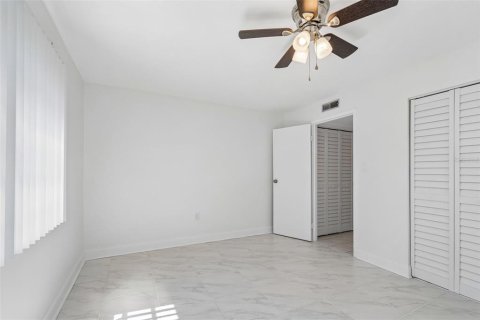 Condo in Clearwater, Florida, 1 bedroom № 2237698 - photo 23