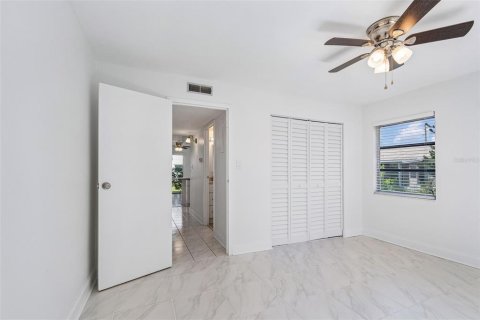 Condo in Clearwater, Florida, 1 bedroom № 2237698 - photo 22