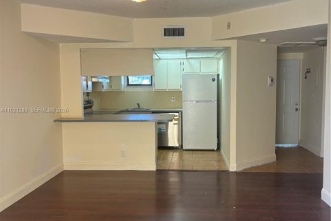 Купить кондоминиум в Дорал, Флорида 1 спальня, 65.96м2, № 1974170 - фото 10