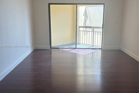 Купить кондоминиум в Дорал, Флорида 1 спальня, 65.96м2, № 1974170 - фото 4