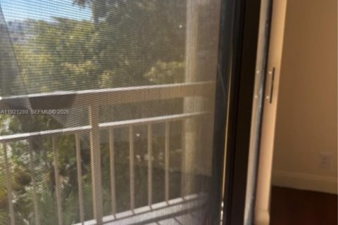 Купить кондоминиум в Дорал, Флорида 1 спальня, 65.96м2, № 1974170 - фото 9