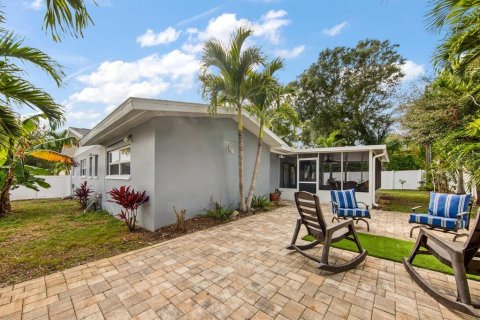 House in Largo, Florida 3 bedrooms, 177.44 sq.m. № 1789664 - photo 26