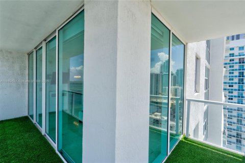 Condo in Miami, Florida, 2 bedrooms  № 1938916 - photo 30