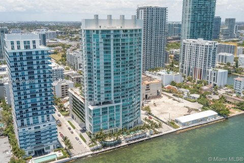 Copropriété à louer à Miami, Floride: 2 chambres, 127.09 m2 № 1938916 - photo 2