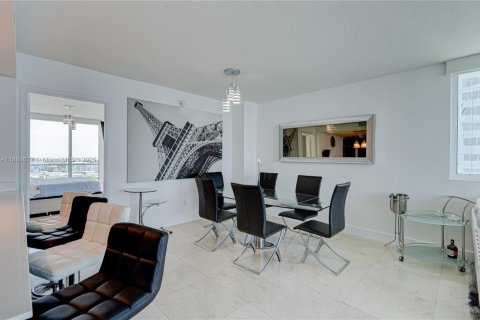 Copropriété à louer à Miami, Floride: 2 chambres, 127.09 m2 № 1938916 - photo 20