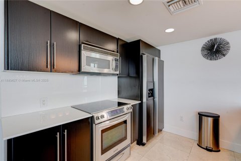 Copropriété à louer à Miami, Floride: 2 chambres, 127.09 m2 № 1938916 - photo 22