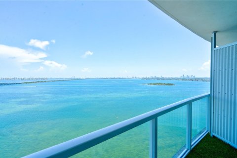 Copropriété à louer à Miami, Floride: 2 chambres, 127.09 m2 № 1938916 - photo 1