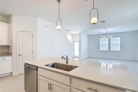 Villa ou maison à louer à Kissimmee, Floride: 3 chambres, 166.76 m2 № 1762087 - photo 9