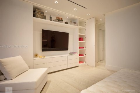 Condominio en alquiler en Bal Harbour, Florida, 3 dormitorios, 319.49 m2 № 2054826 - foto 15