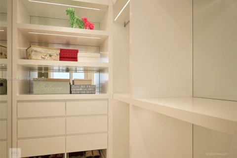 Condominio en alquiler en Bal Harbour, Florida, 3 dormitorios, 319.49 m2 № 2054826 - foto 18