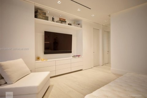 Condominio en alquiler en Bal Harbour, Florida, 3 dormitorios, 319.49 m2 № 2054826 - foto 16