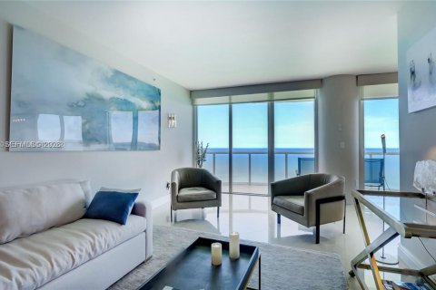 Condo in Miami Beach, Florida, 2 bedrooms  № 2080193 - photo 12