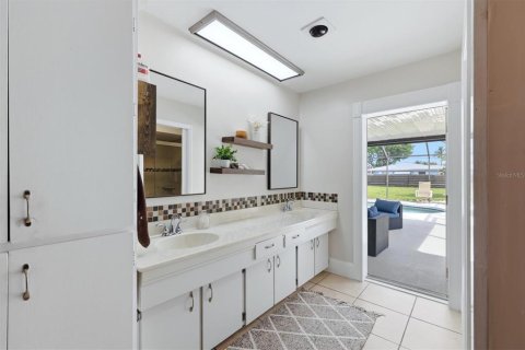 Villa ou maison à vendre à Bradenton, Floride: 3 chambres, 201.04 m2 № 2358275 - photo 24