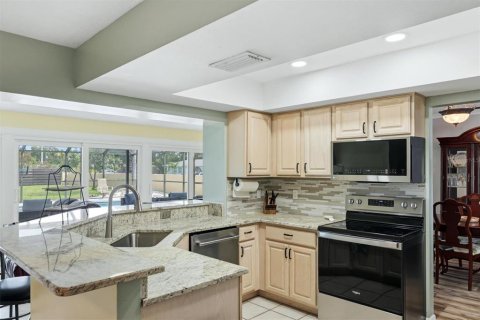Villa ou maison à vendre à Bradenton, Floride: 3 chambres, 201.04 m2 № 2358275 - photo 16